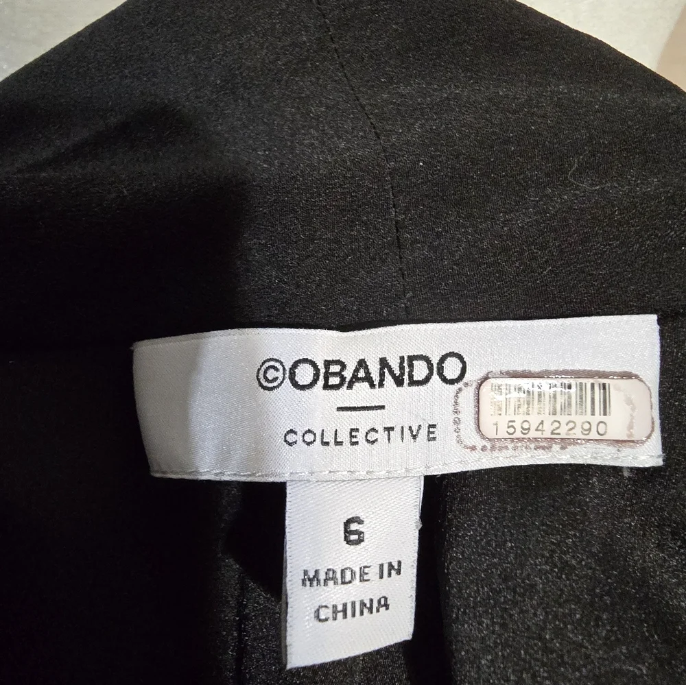 Elegant Black Maxi Dress - Picture 2 of 11